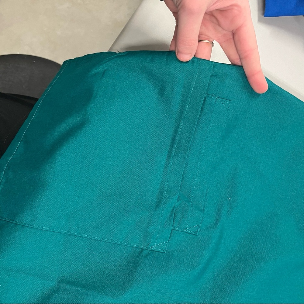 NWT Cherokee Workwear Hunter Green 4700 Scrub Top Size 3XL - Picture 4 of 7